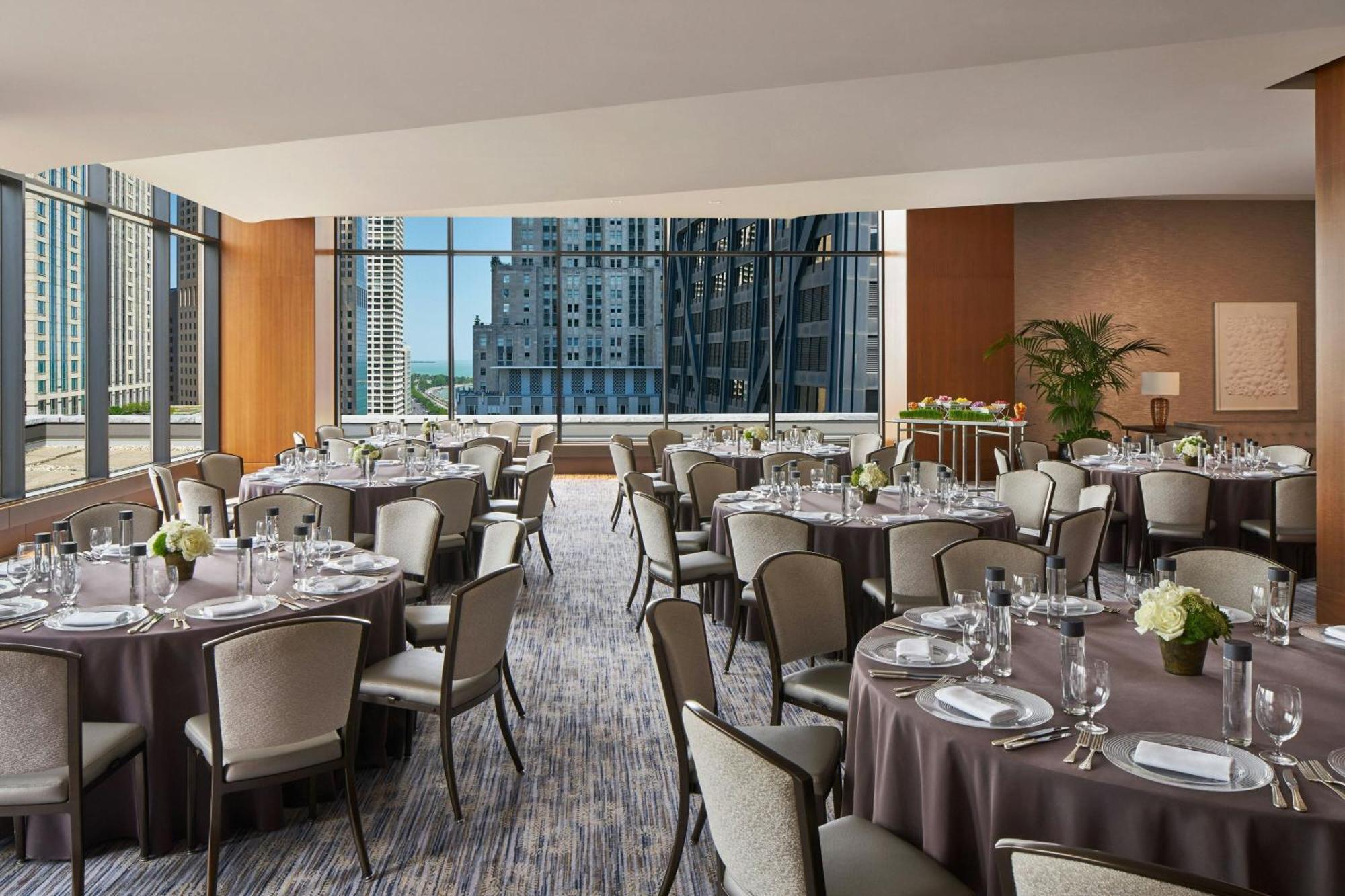 Отель The Ritz-Carlton, Чикаго Экстерьер фото